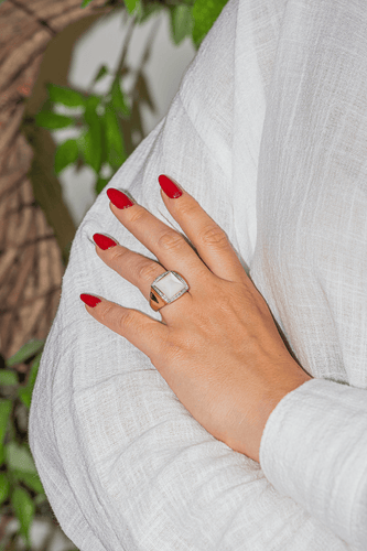 Bague 52 Bague en or jaune 18 carats, nacre cabochon et diamants 58 Facettes 2905378CN