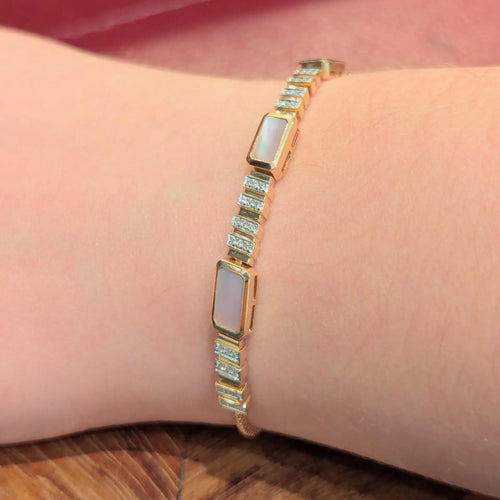 Bracelet Bracelet en or rose 18 carats serti de diamants et nacre 58 Facettes 30456