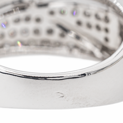 Bague 60 Guy Laroche - Bague pavée de diamants en or blanc 18 carats 58 Facettes 3054199CN