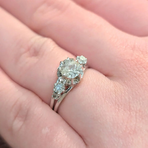 Bague 54 Bague ancienne en or blanc 18 carats et diamants 58 Facettes 31885