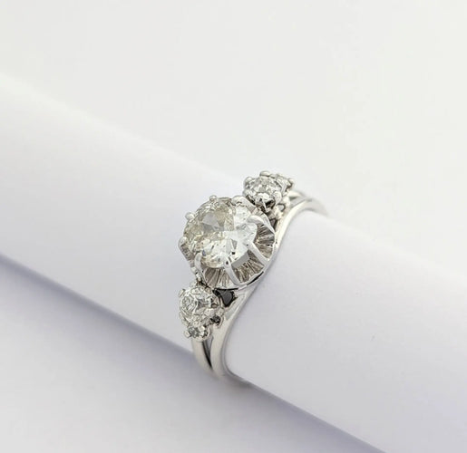 Bague 54 Bague ancienne en or blanc 18 carats et diamants 58 Facettes 31885