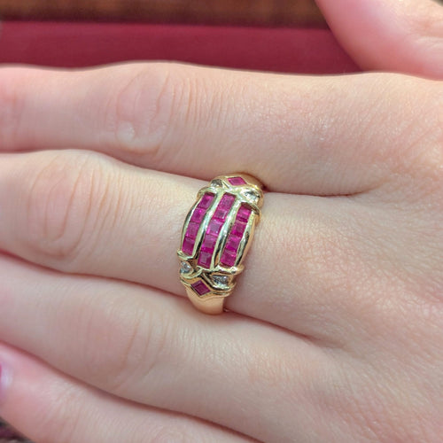 Bague 52 Bague en or jaune 18 carats avec rubis synthétiques et diamants 58 Facettes 32229