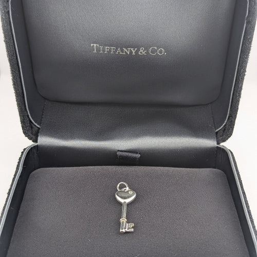 Pendentif Tiffany & Co Return to Tiffany - Pendentif clé cœur en argent et diamant 58 Facettes 32314