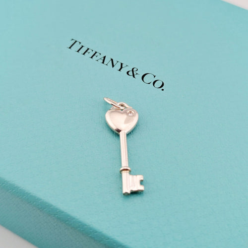 Pendentif Tiffany & Co Return to Tiffany - Pendentif clé cœur en argent et diamant 58 Facettes 32314