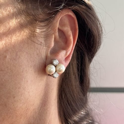 Boucles d'oreilles Boucles d’oreilles bouton perles et diamants en or blanc 18 ct 58 Facettes 32450