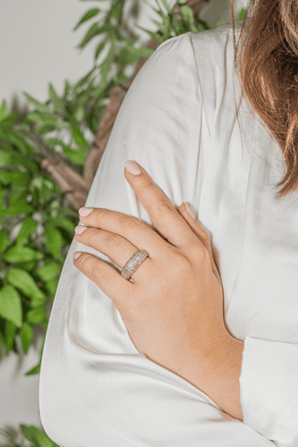 Bague 55 Bague cocktail bandeau en or jaune 18 carats et diamants 58 Facettes 3308096CN