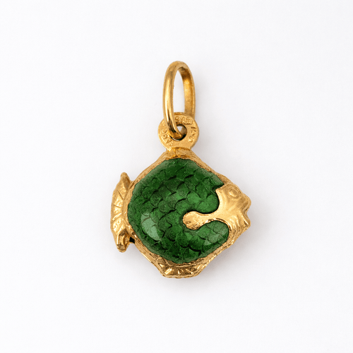 Pendentif Fabor Italy - Pendentif poisson vintage en or jaune 18 carats et émail vert 58 Facettes 33322