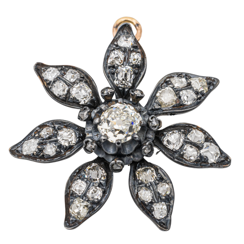 Pendentif Pendentif fleur en or jaune 18 carats et argent, diamants 58 Facettes 3351140CN