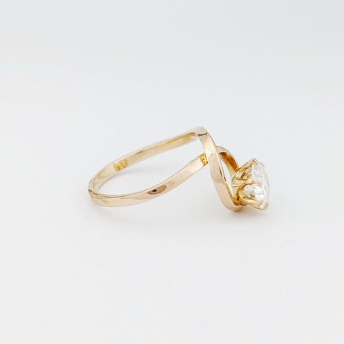 https://18carats.fr/wp-content/uploads/2026/01/33781-34310-Bague-en-or-jaune-et-diamant.jpg