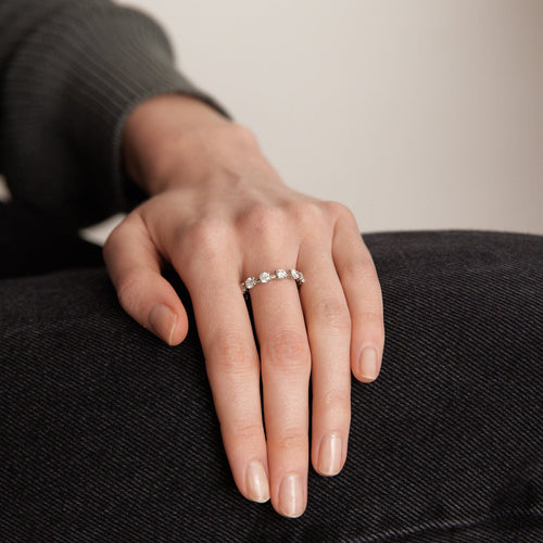 Bague 55 CARTIER - Alliance Platine 12 Diamants 58 Facettes DV0134-1R