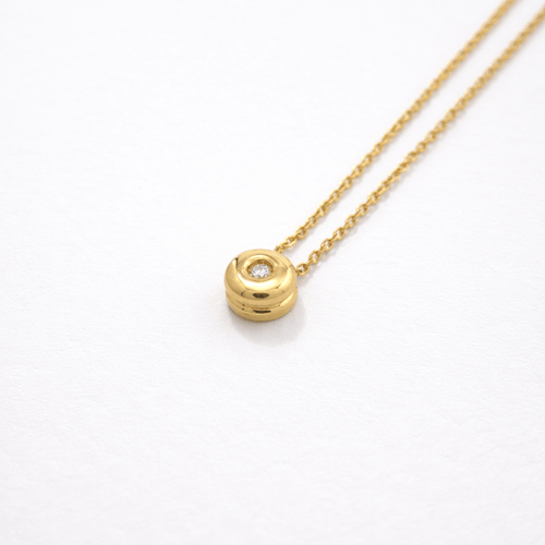 https://18carats.fr/wp-content/uploads/2026/01/34627-34650-Collier-Solitär-en-or-jaune-et-diamant.png