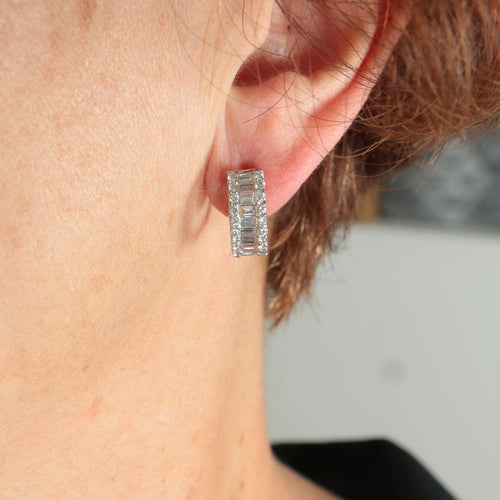 Boucles d'oreilles Créoles Diamants ronds et baguettes 58 Facettes DV0032-61