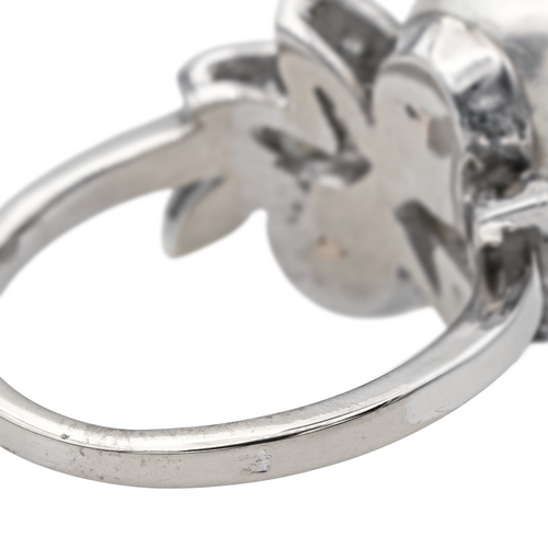 Bague 48 Bague en or blanc 18 carats avec perles et diamants 58 Facettes 3746805CN