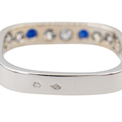 Bague 57 Bague carrée en or blanc 18 carats avec diamants et saphirs 58 Facettes 3789785CN