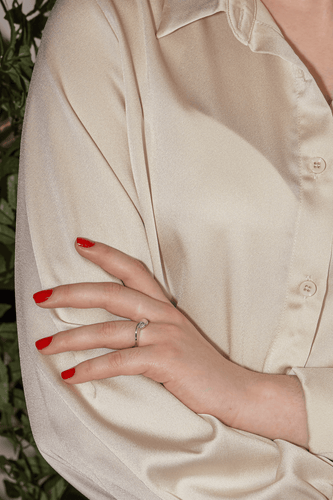 Bague 51 Bague solitaire en or blanc 18 carats avec diamant ovale 58 Facettes 4151685RV