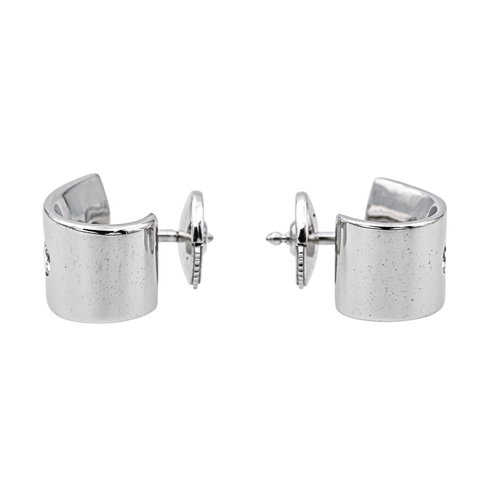 Boucles d'oreilles Boucles d’oreilles puces en or blanc 18 carats avec diamants 58 Facettes 4221378RV