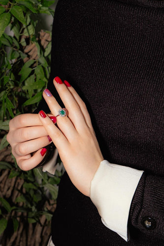 Bague 48 Bague marguerite en or blanc avec émeraude et diamants 58 Facettes 4745027CN