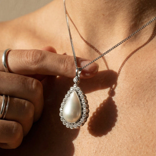 Pendente in oro bianco 585 con perla Mabé e diamanti 58 Facettes 2150