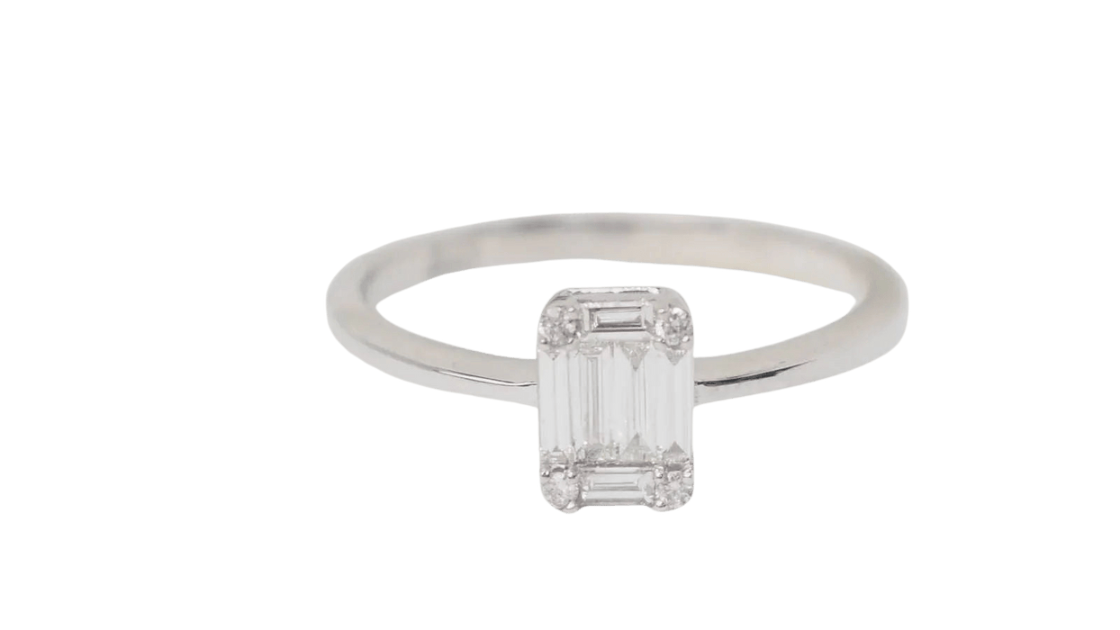 Bague 53.5 Bague en or blanc et diamants baguettes 58 Facettes 32845