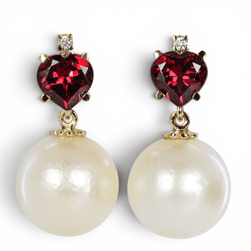 Boucles d'oreilles Boucles d'oreilles - Perles des mers du Sud, grenats et diamants en or jaune 58 Facettes E007