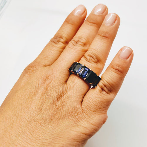 Bague 52 Bague en or jaune 18 carats avec iolites 58 Facettes 5583