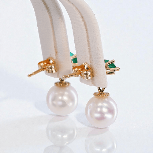 Boucles d'oreilles Boucles d'oreilles - Émeraudes et perles Akoya en or jaune 14 kt 58 Facettes E008