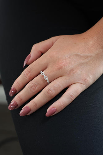 Bague 54 Bague en or blanc 18 carats pavée de diamants taille brillant 58 Facettes 578805RV