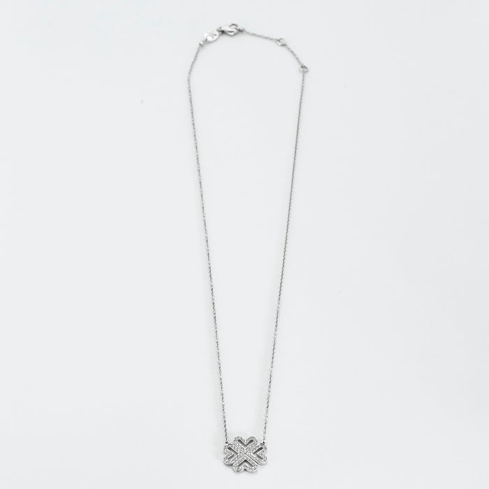 White gold diamond clover pattern necklace