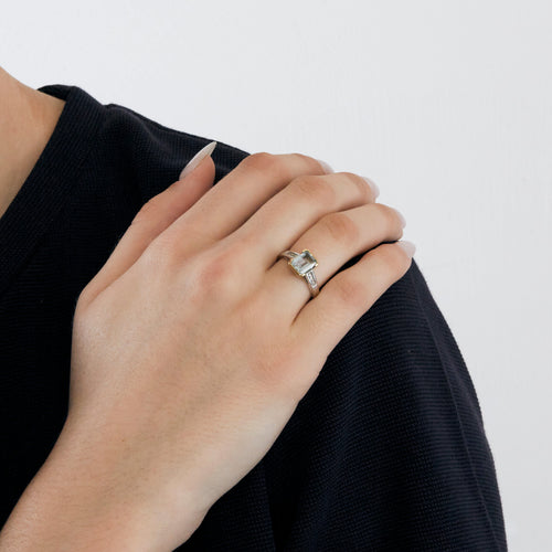 Bague 52 Bague en or jaune et gris sertie d'une aigue-marine et de diamants 58 Facettes LF9