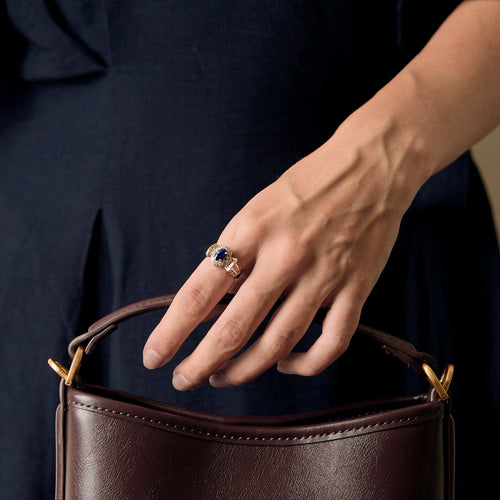 Bague 50,5 Bague en or jaune, saphir et diamants 58 Facettes CHA5758X2