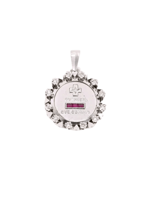 Pendentif AUGIS - Médaille amour entourage coeurs diamants or blanc rubis 58 Facettes J555