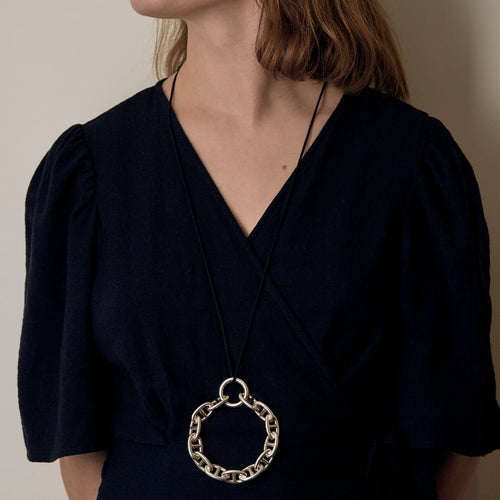Hermès - Chaîne d'ancre - Colgante redondo en plata y cordón de algodón negro 