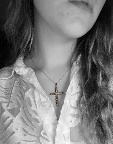 Pendentif Croix gothique - Pendentif en or blanc et argent, diamants taille rose 58 Facettes