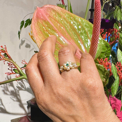 Bague 54.5 Bague fleurs en or jaune 18 ct avec émeraudes et perles 58 Facettes C7D0F216E34D4453B5F1F1393F3D0EA9