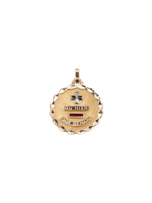 Pendentif AUGIS - Médaille amour ronde plus qu'hier moins que demain or jaune rubis 58 Facettes J472