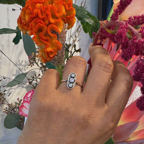 Bague 52.5 Bague trilogie en or jaune 14 carats et diamants 58 Facettes 7846763F7BF14228BF1466622FFC971A