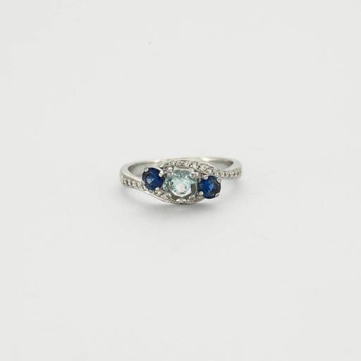 Bague or gris, aigue-marine, saphirs et diamants