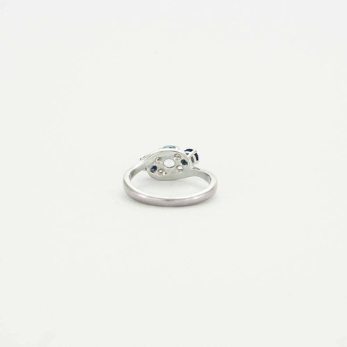 Bague or gris, aigue-marine, saphirs et diamants