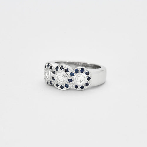 Bague 55 Bague trilogie en or gris saphirs et diamants 58 Facettes DV0534-14