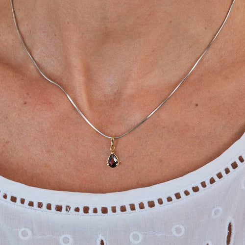 Collier Pendentif or jaune et grenat 58 Facettes DV2428-5