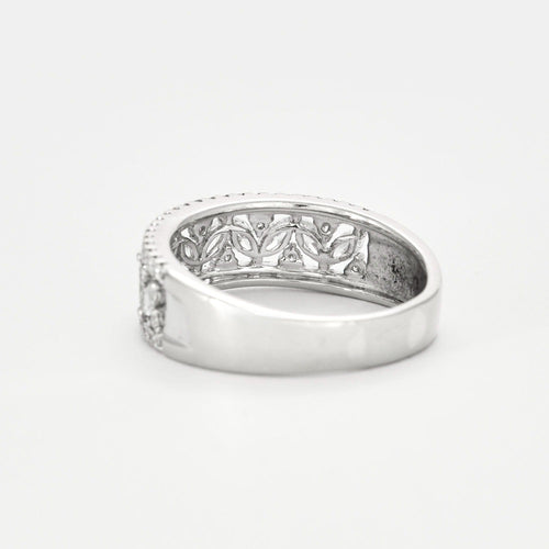 Bague 59 Bague bandeau en or gris et diamants. 58 Facettes DV2969-1