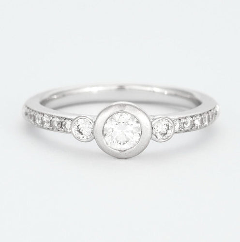 DIDIER GUERIN  - Bague or gris et diamants