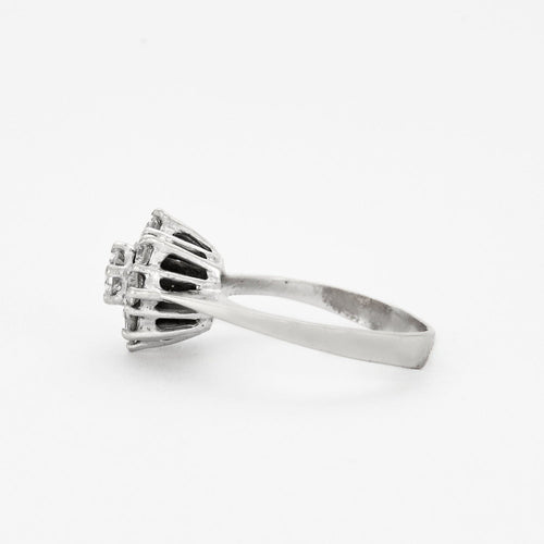 Bague Bague Fleur en or gris et diamants 58 Facettes DV0647-3