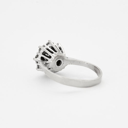 Bague Bague Fleur en or gris et diamants 58 Facettes DV0647-3