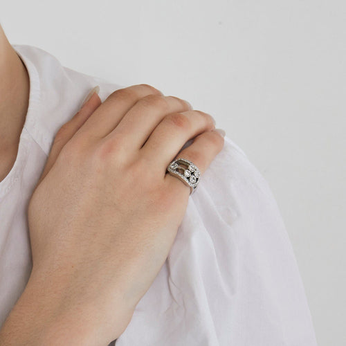 Bague 46 Bague en or gris et diamants mouvementés 58 Facettes DV3358-4