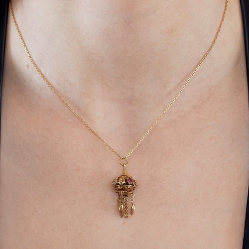 Pendentif Pendentif breloque or jaune et pierres fantaisies 58 Facettes DV0658-7