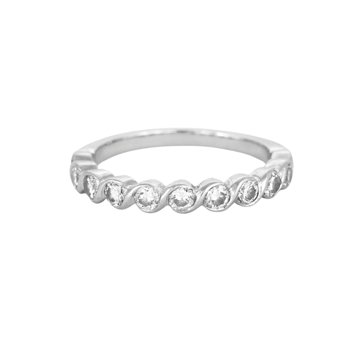 Bague 48 Demie alliance en or gris et diamants 58 Facettes DV0684-1