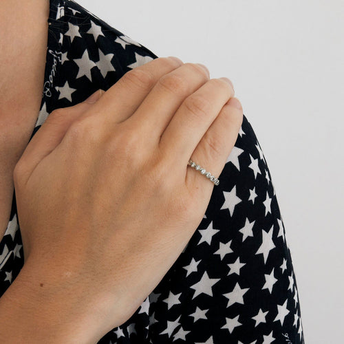 Bague 48 Demie alliance en or gris et diamants 58 Facettes DV0684-1