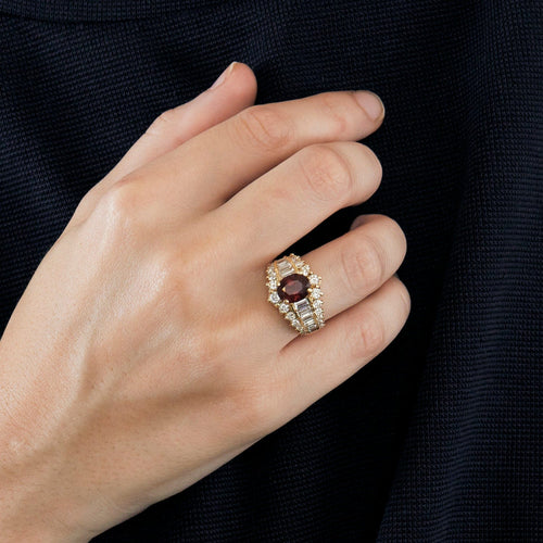 Bague 52 Bague en or jaune, rubis et diamants 58 Facettes DV0385-4