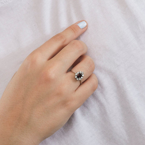 Bague 52.5 Bague en or gris, rubis et diamants 58 Facettes DV0014-6-525-3